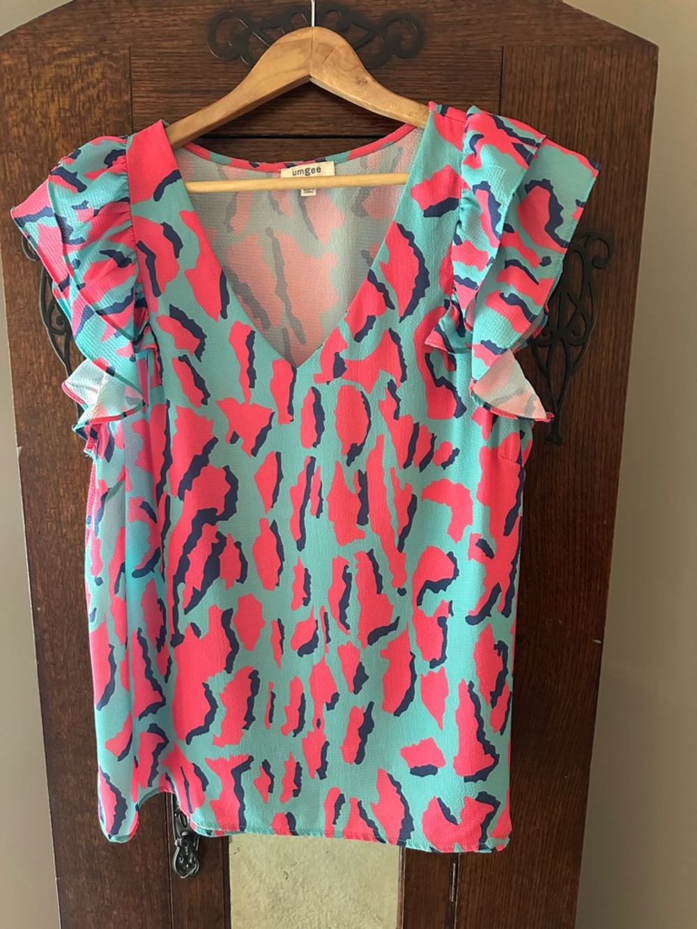 Umgee Coral & Aqua Ruffle Sleeve V-Neck Blouse Size L